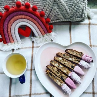 💕 PINK-DIPPED BISCOTTI 💕
I like to start the week feeling fresh and restored, but that wasn’t in the cards today. I had a horrible night’s 😴 last night and instead of hitting the ground 🏃‍♀️ I’m feeling very slow 🐢 
BUT, instead of beating myself up about it, I’m choosing to have a very easy Monday, show myself some ❤️ and make this my restorative day 🧘🏻‍♀️ I plan to take a nap 💤 and make these delicious and 🤩 biscotti and enjoy them with a cup of 🫖 later, which also has great relaxation bennies 🥰
Grab the link in my bio 👆 What do you do when your week doesn’t start as planned? 
#mondays 
#biscottirecipe 
#valentinestreats 
#betterforyoutreats
#dontbeatyourselfup 
#typicalmonday 
#teatime 
#whitechocolate