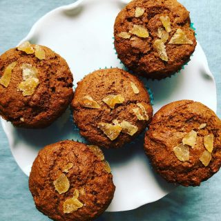 🧡 GINGERBREAD MUFFINS 🧡
Chanukah might be over (whew!), but there’s plenty of holiday time still ahead this month. If you’re looking for a muffin recipe that will fill your kitchen with warm holiday scents, make a batch of these Gingerbread Muffins (why is there no gingerbread emoji?). 
They’re made with whole grain flour, all the spices, crystallized ginger and lots of molasses. And they go equally well with busy mornings AND @hallmarkchannel movies 🌲 🎅🏼 🎁 
Grab the link 👆 or DM me for it😋
#gingerbread 
#gingerbreadmuffins 
#holidayflavors 
#crystallizedginger 
#gingerlover 
#molasses 
#wholegrainbaking 
#betterbaking 
#hallmarkchristmasmovies 
#grabandgobreakfast 
#breakfastmuffin