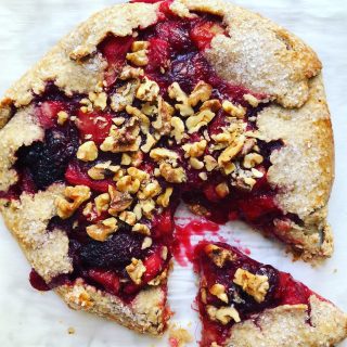 💖 COME GET A SLICE! 💖
This Rhubarb & Blackberry Crostata is one of my all-time favorite spring desserts 😋 The tart rhubarb and sweet, juicy berries are the perfect combo and the buttery walnuts add just the right crunch on top. It’s the just-right end to any spring meal or 🧺 The crostata is also pretty 🤩 with a cup of ☕️ for brekkie 😉
If you’re not a 🥧 person, take heart! A crostata is waay more forgiving and less precise, but just as satisfying to make and 😊 
Grab the recipe in my bio 👆 and tell me what you think! 
#springdessert 
#picnicfood 
#easydessert 
#rhubarbrecipes 
#blackberryrecipes 
#walnutrecipes 
#healthydesserts 
#nottoosweet 
#wholegrainbaking 
#springproduce