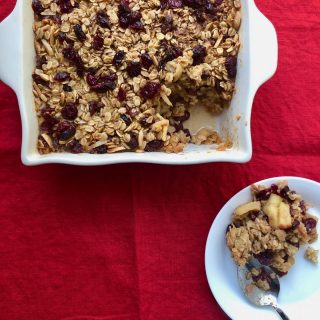 HAPPY OATMEAL DAY! 
Let’s celebrate oats folks! But it doesn’t have to be a bowl 🥣 of oatmeal. Why not kick it up for the weekend with some Cran-Apple 🍎 Baked Oats! Perfect 👍 for using up all those 🍎 you picked last weekend. This recipe also includes crunchy almonds 😋
Oats are awesome because they’re loaded with #solublefiber, which helps 👇 cholesterol levels, benefits digestion and improves #bloodglucose levels. And trust me, you need more of it! 
Make a batch of these baked oats today and you’ll be thanking me tomorrow morning when your kids are asking you to put their Halloween 🎃 costumes together 😉 
Happy Halloweekend! 👻 How do you like your oats? 
#bakedoats 
#solublefiber 
#healthyandhappy 
#healthyanddelicious 
#bakedoats 
#bakedoatsrecipe 
#fillingbreakfast 
#makeaheadbreakfast 
#applerecipes 
#balancebloodsugar 
#foodprepping 
#weekendbaking 
#cranberryrecipes